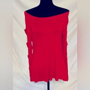 Love Scarlett off/on shoulder top size S